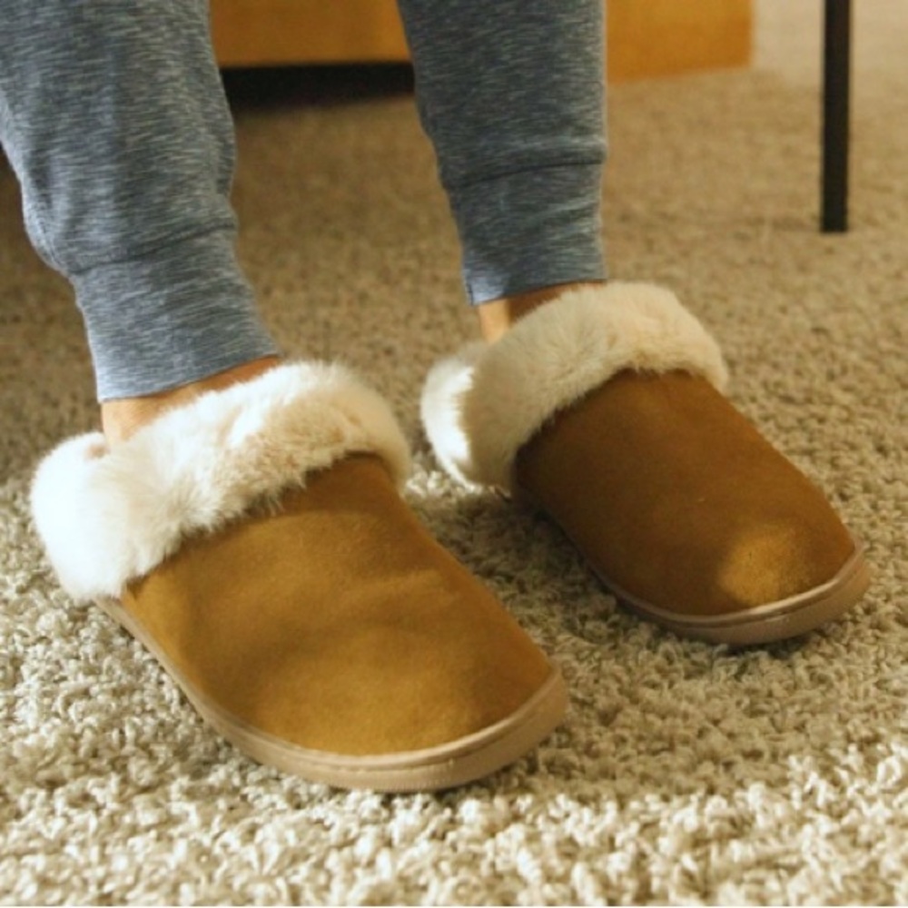 Women’s size 9 memory foam my slippers